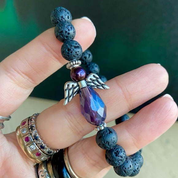 π΄β SALE ! red dot items are 2 for $25 . Bundle more than 3 and its $10 each π - Picture 8 of 12